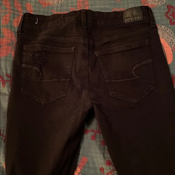 AE size 8 Long. Black knee hole jegging. - Picture 7 of 7